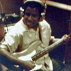 Bass Player Scott Edwards