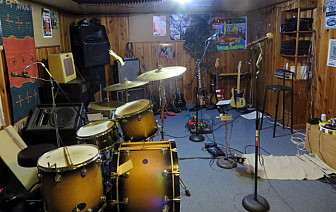 Vaporland practice space at Ron's house.