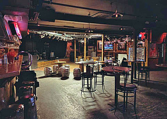 Chilkoot Charlie's in Anchorage