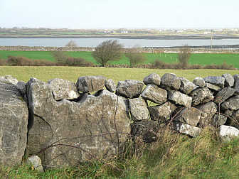 Entering the Burren<br>Photo: <a href="https://www.geograph.org.uk/photo/304553" target="_blank">Aiden Clarke</a>, Geograph Project (cc-by-sa/2.0)
