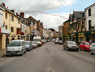 Frogmore Street in Abergavenny<br>Photo: <a href="https://www.geograph.org.uk/photo/3136819" target="_blank">David Dixon</a>, Geograph Project, CC 2.0
