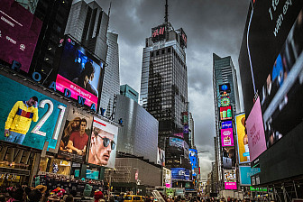 The lights are bright on Broadway<br>Photo: chatst2, Pixabay 
