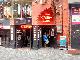 The Cavern Club in 2015. The original club closed 1973; it was reopened in 1984.<br>Photo: <a href="https://www.geograph.org.uk/photo/4454243" target="_blank">David Dixon</a>, Geograph Project, CC 2.0