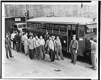 Zoot suiters being taken to jail after the riots<br>Photo: Library of Congress