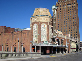 Downtown Aurora, Illinois<br>Photo: <a href="https://www.flickr.com/photos/dougtone/7130244513/" target="_blank">Doug Kerr</a>, via Flickr, CC 2.0