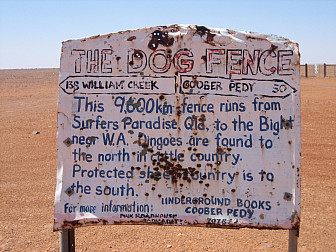 The Dog Fence in the Outback <br>Photo: Erik Paulsen