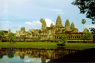 Prasat Angkor Wat, the biggest tourist draw of Cambodia<br>Photo: Heiner Faulhaber, <a href="https://commons.wikimedia.org/wiki/File:Angkor_wat.jpg" target="_blank">Wikimedia Commons</a>, CC 3.0
