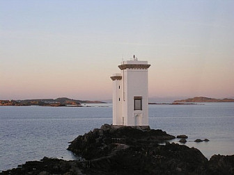 Lighthouse at Carraig Fhada, Port Ellen, Islay<br>Photo: Ron Steenvoorden