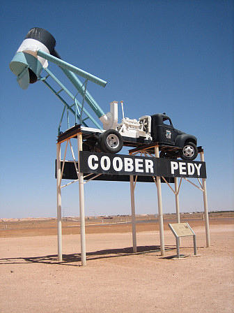Big vacuum truck used for Opal mining