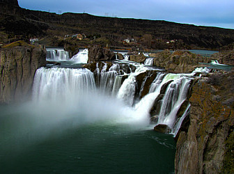 Shoshone Falls<br>Photo: <a href="https://commons.wikimedia.org/wiki/File:Shoshone_falls.jpg">Karthikc123</a>, <a href="https://creativecommons.org/licenses/by-sa/3.0">CC BY-SA 3.0</a>, via Wikimedia Commons