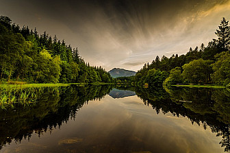 Glencoe Lochan<br>Photo: <a href="https://flickr.com/photos/58879705@N07/9429812306" target="_blank">Jonathan Combe</a>, via Flickr, CC 2.0)