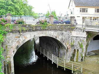 East Bridge in Eniskillen<br>Photo: <a href="https://www.geograph.ie/photo/1464201" target="_blank">Dean Molyneaux</a>, Geograph Project, CC 2.0