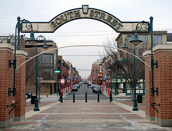 South Street<br>Photo: <a href="https://www.flickr.com/photos/_tiffany/3256434795/" target="_blank">Tiffany</a>, via Flickr, CC 2.0