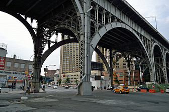 A bridge in Harlem where you might spot The Boxer<br>Photo: ArtisticOperations, Pixabay