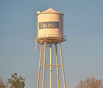 Water tower in Greenwood<br>Photo: <a href="https://www.flickr.com/photos/locosteve/5392588517/" target="_blank">Loco Steve</a>, Flickr, CC 2.0